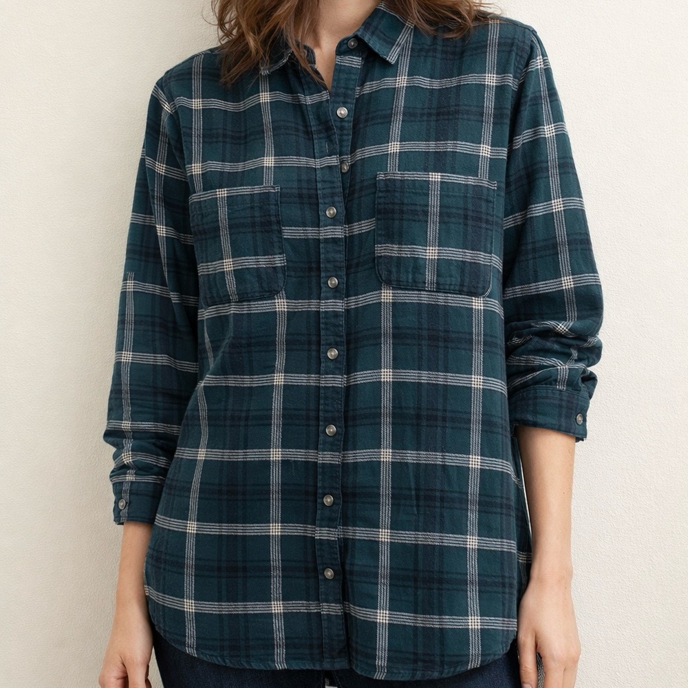 Universal Thread Women's Plaid Flannel Shirt Green Navy Blue Long‎ Sleeve Size M